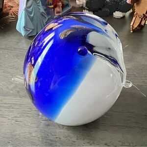 Blue and White Penguin Glass Art Sculpture with gold embedded 5.25”x 4”